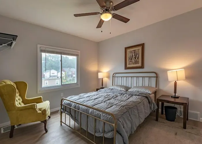 Urban Oasis Easy Access Brand New Apartment